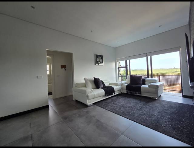 2 BEDROOM APARTMENT FOR SALE IN PALM LAKES ESTATE